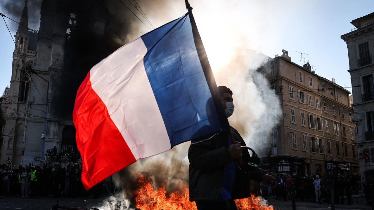 Alexander Dobrindt Condemns French Riots