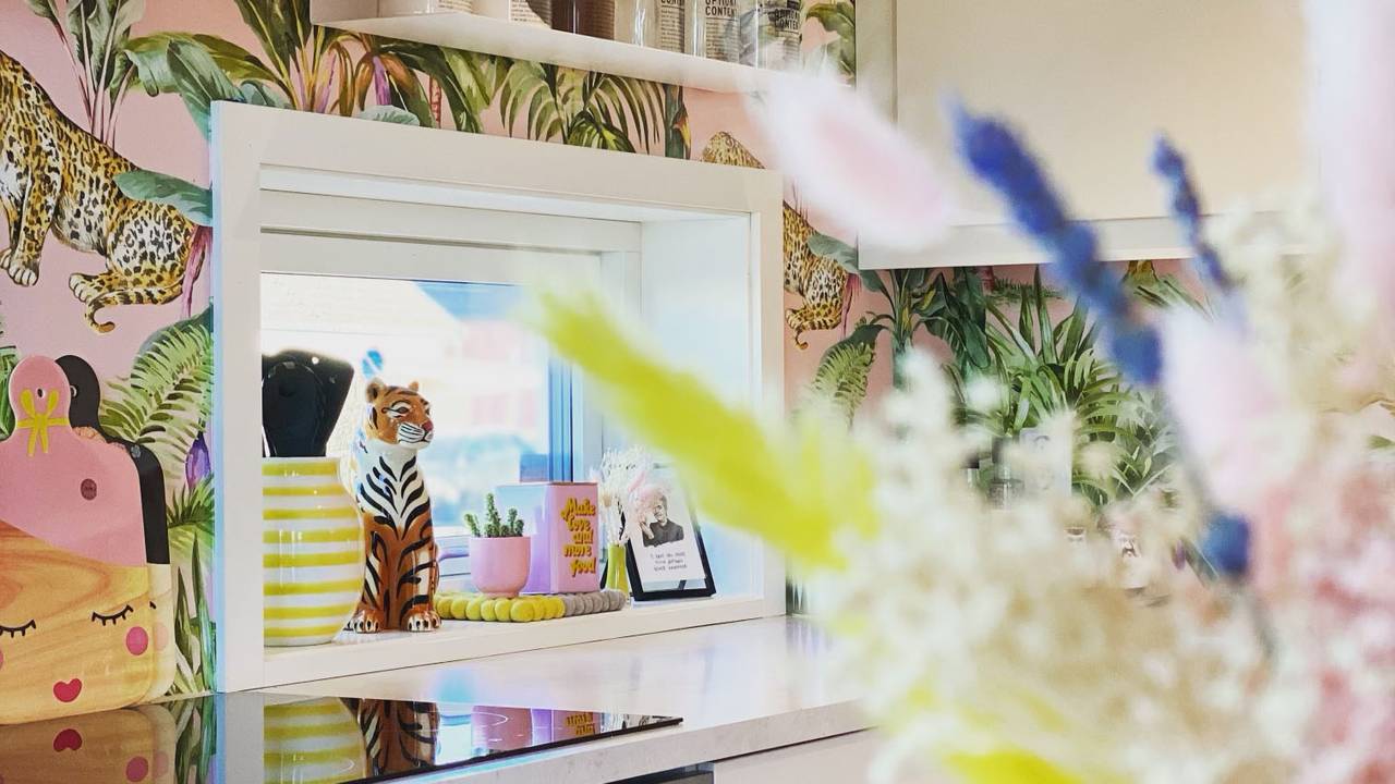 Fargar i heimen har vorte populært att. Her illustrert frå eit av kjøkena frå