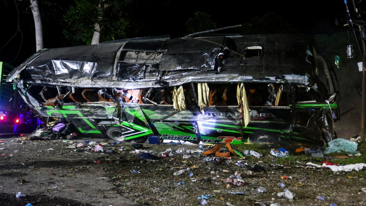 11 døde i busskrasj i Indonesia