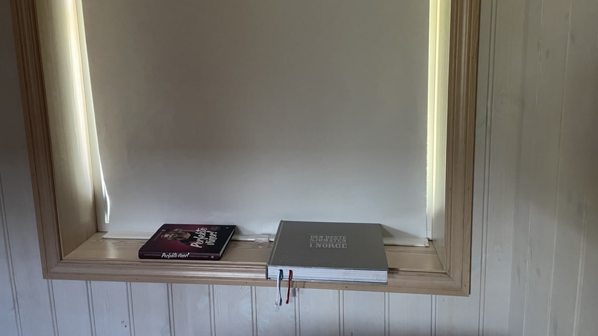 Barnehagelærer åpnet vindu og tok ned persiennen: Femåring falt 4,3 meter