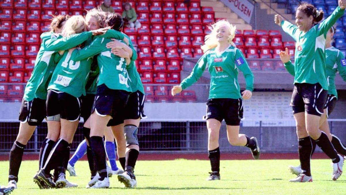 Fotballcupen for kvinner sparkes i gang