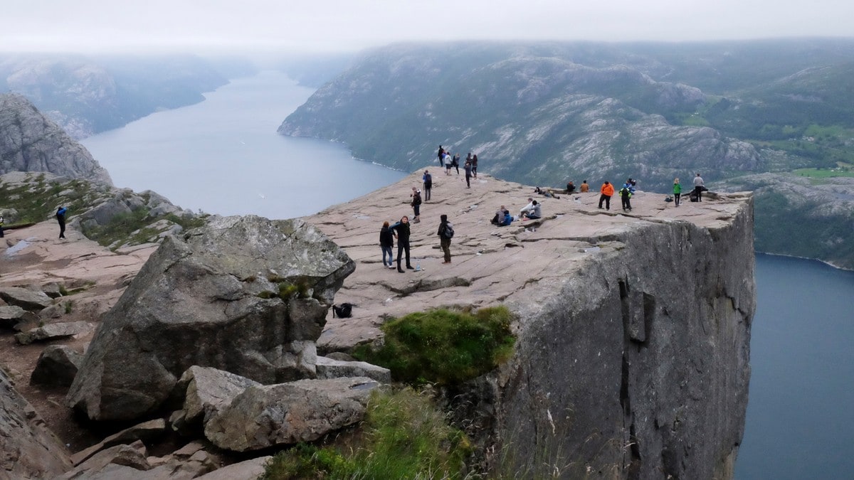 Filminnspilling ved Preikestolen i november - NRK Norge ...