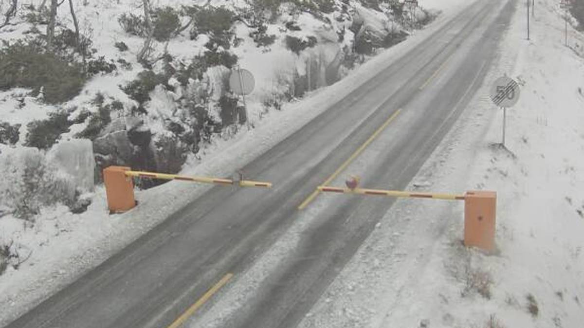 Kolonnekjøring over Hardangervidda – NRK Vestland