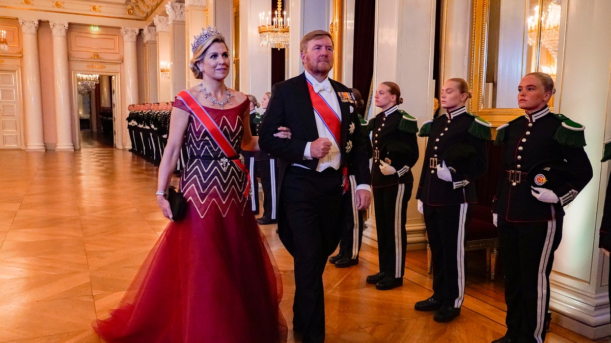Nederlands kongepar kommer til kong Haralds gravferd Flere internasjonale gjester planlegger nå å reise til Oslo for å delta i kong Haralds gravferd onsdag 9. september.