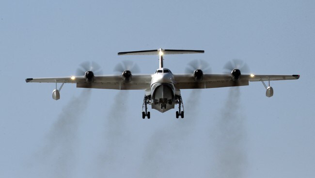 Amfibieflyet på vei opp i Zhuhai