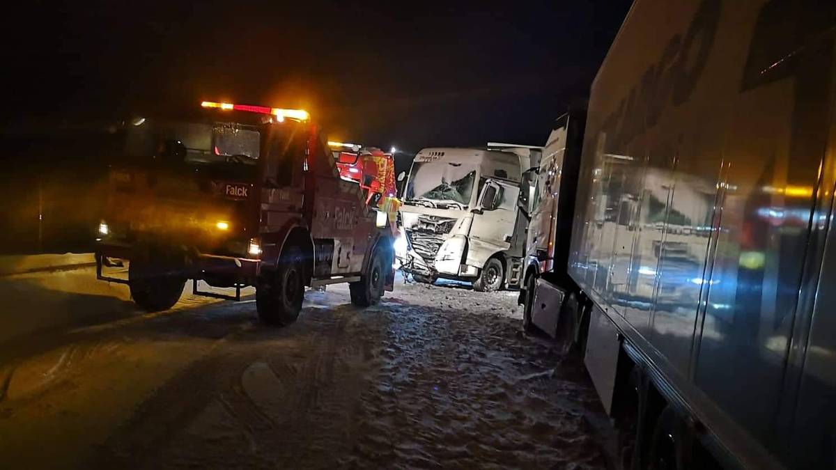 40 wagon trains were fixed on E16 in Valdres-NRK Vestland