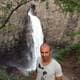 Foto: privat / NRK Omar ved foss