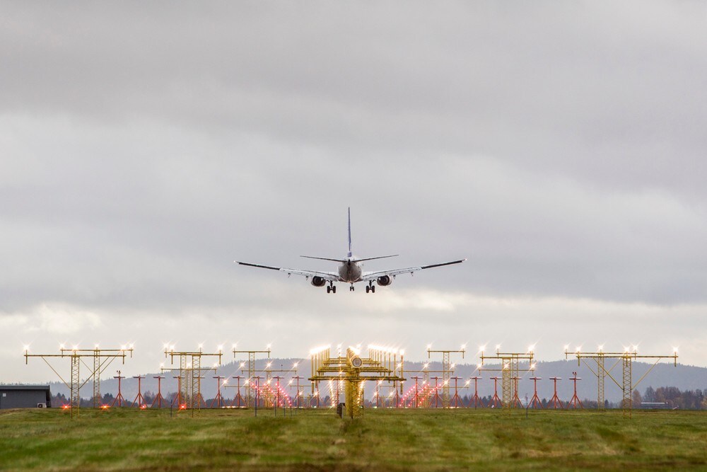 Flypriser mer enn halvert på ti år: – Helt vanvittig