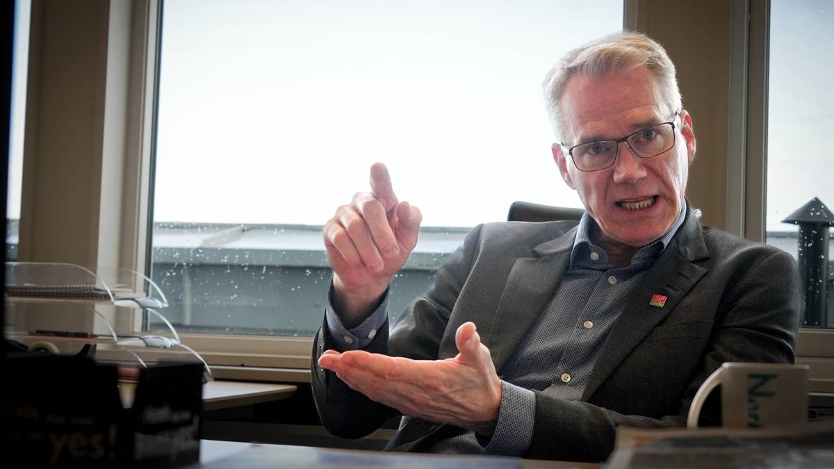 Dobbeltroller i sykehus tema på fylkestinget: – Problematisk