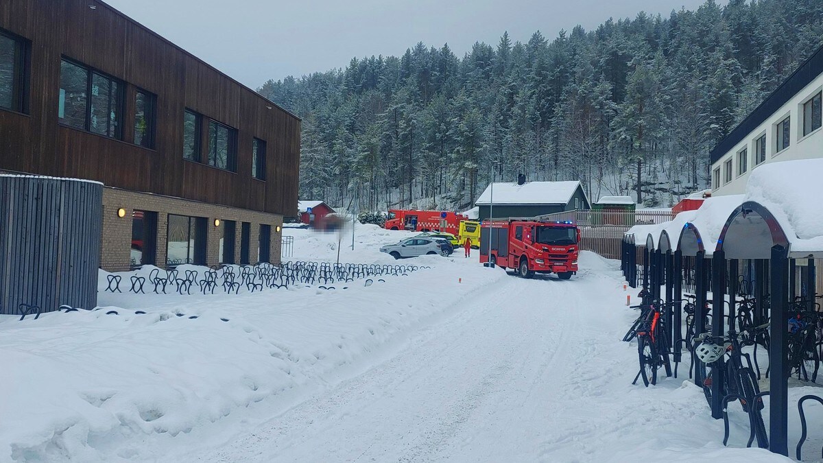 Slått med hammer på ungdomsskole i Kongsberg