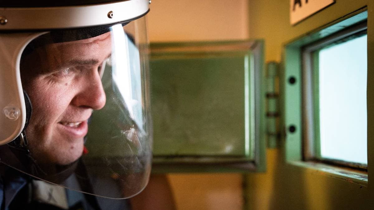 Færre aktiviteter og mer isolasjon i fengslene