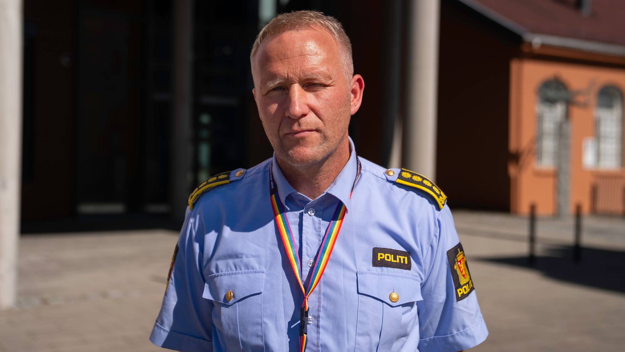 Politiinspektør Svenn Ingar Viken i Trøndelag politidistrikt står foran politistasjonen i Trondheim.