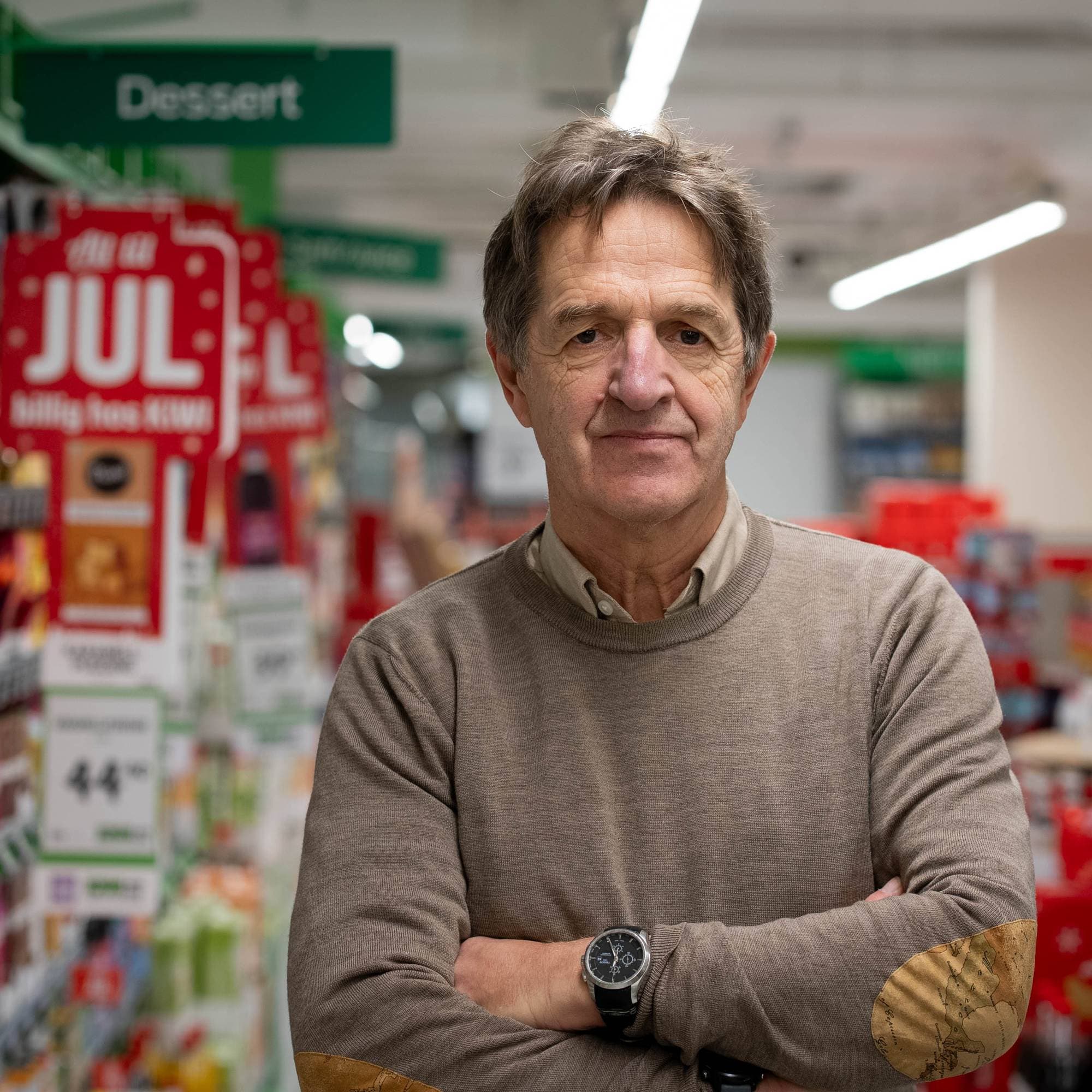 Matforsker Ivar Pettersen snakker om matpriser i en Kiwi butikk