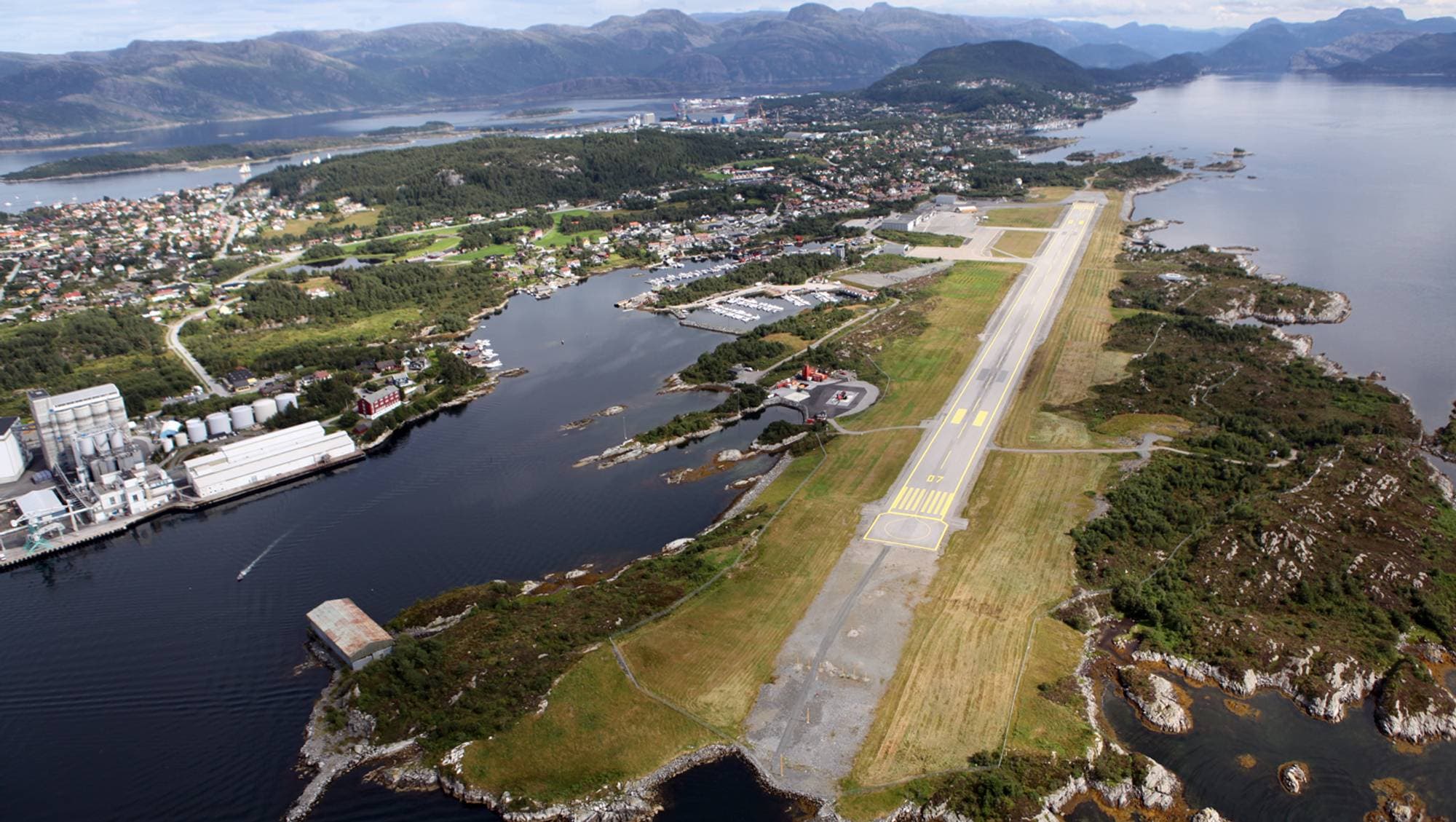 Florø Lufthamn frå lufta