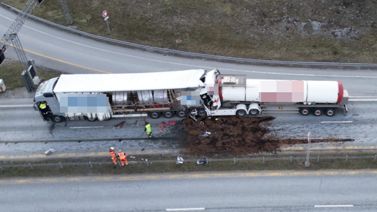 Trailersjåfør mistet vannflaske: Krasjet i 79 km/t