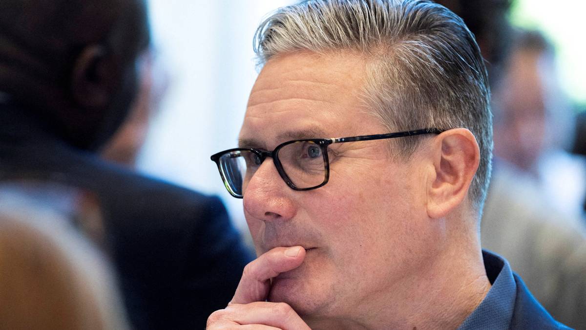 Keir Starmer trekker seg som partileder