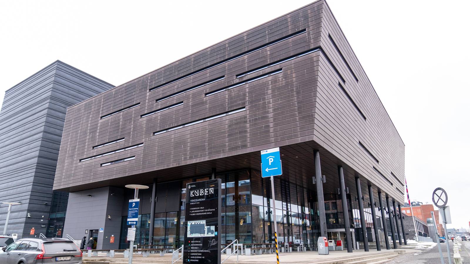 Skudd Avfyrt Ved Videreg ende Skole I Oslo Stor Oslo