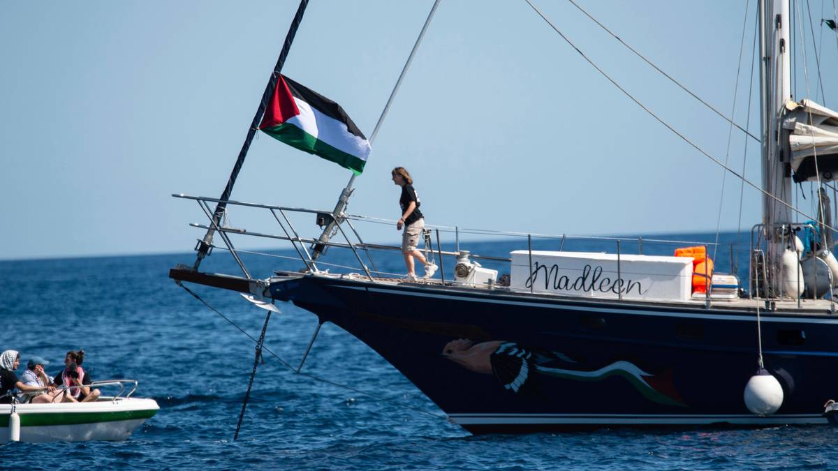 Israel ordrar militæret til å hindre Greta Thunbergs naudhjelpsbåt frå å nå Gaza