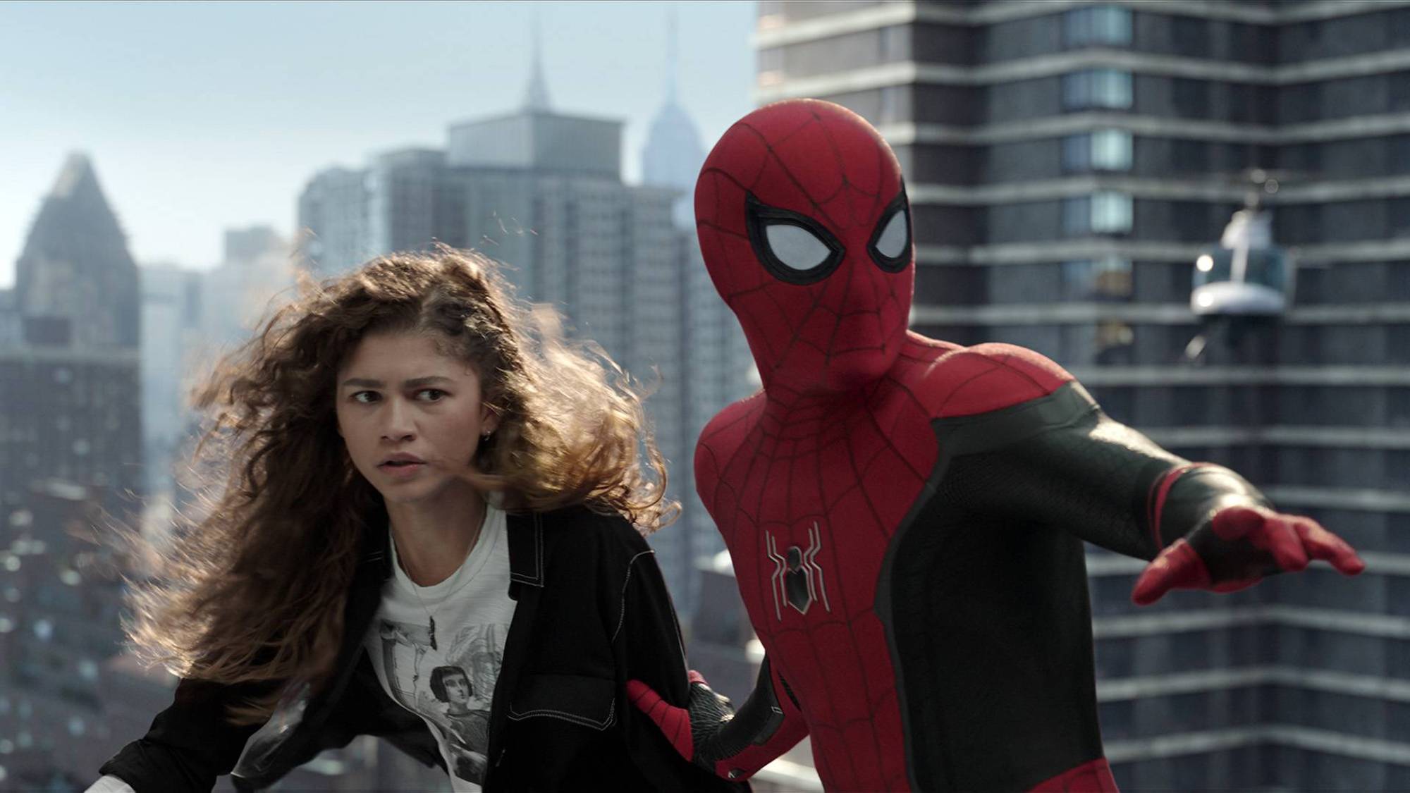 Spiderman redder jente