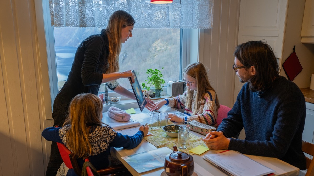 Denne familien får bu gratis i Geiranger