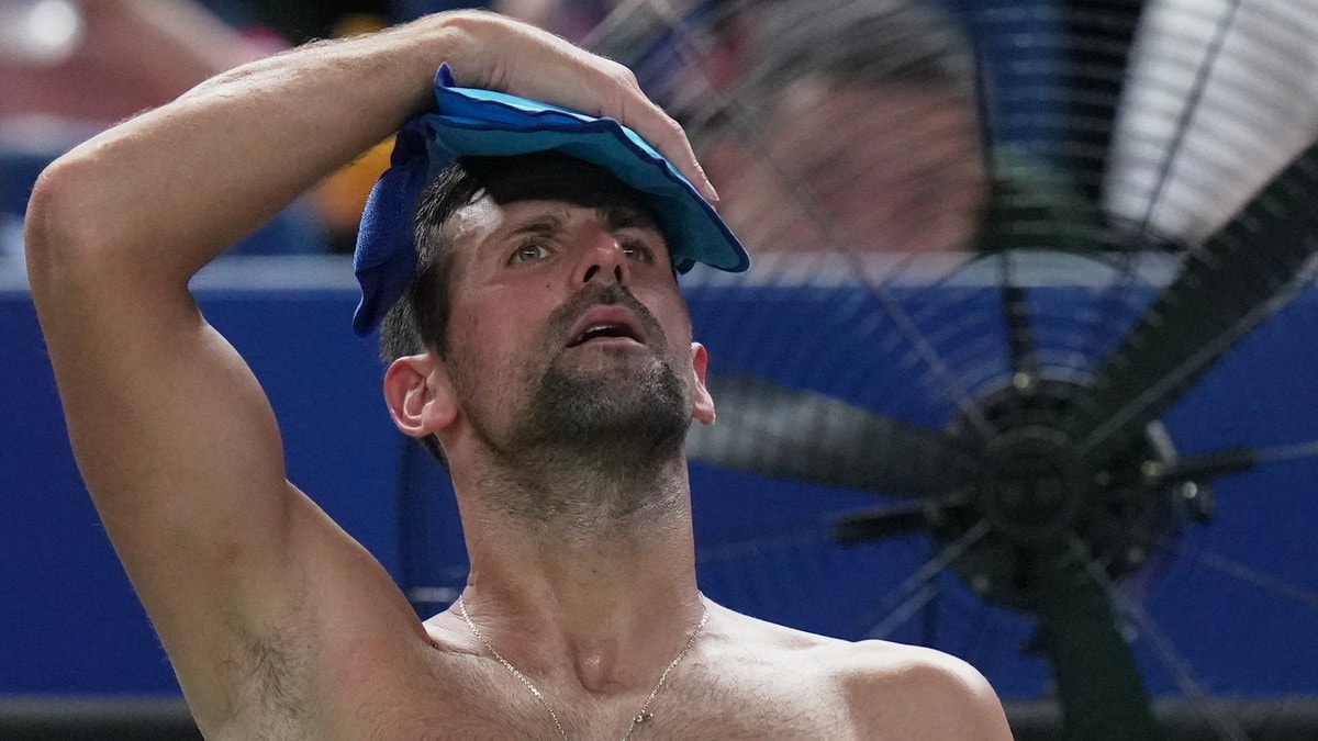 Djokovic kollapset i Shanghai-varmen – så gikk han videre til kvartfinale