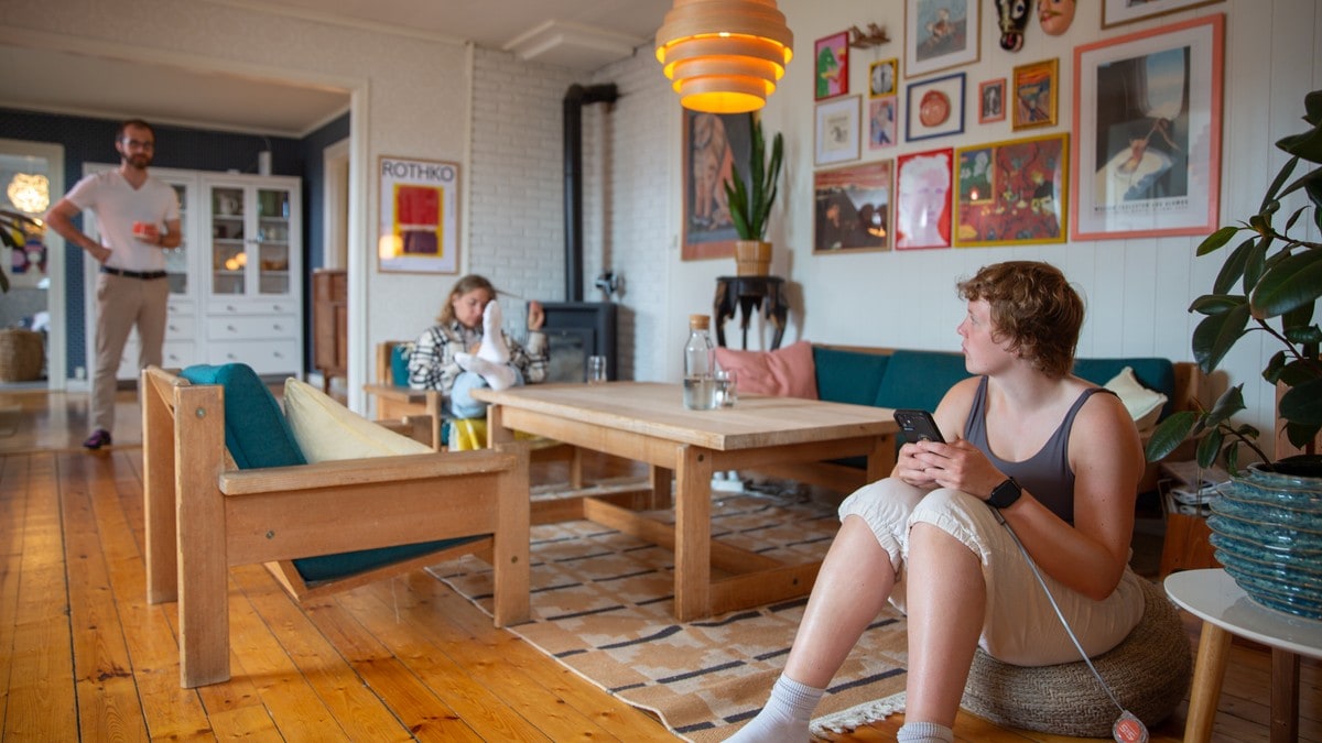De har alle «voksenjobber» – velger likevel å bo i kollektiv