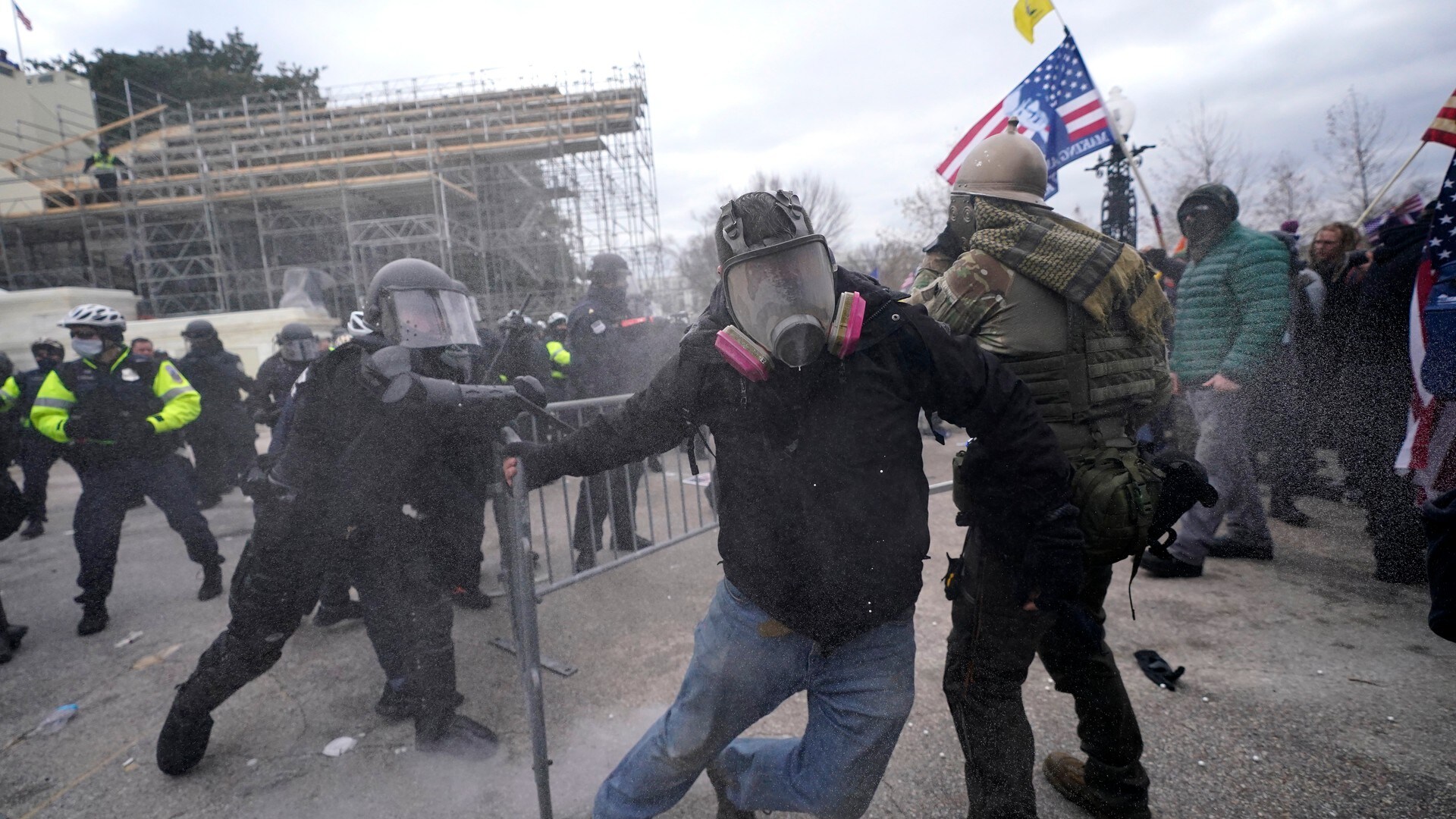 Kongressen storma av demonstrantar