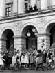 NTB Kong Olav og kronprins Harald på Slottsbalkongen 17. mai 1965