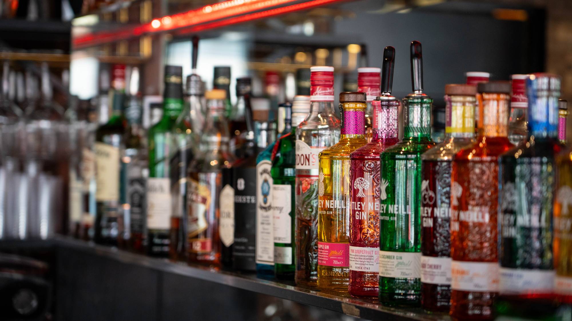 Flasker med alkohol.