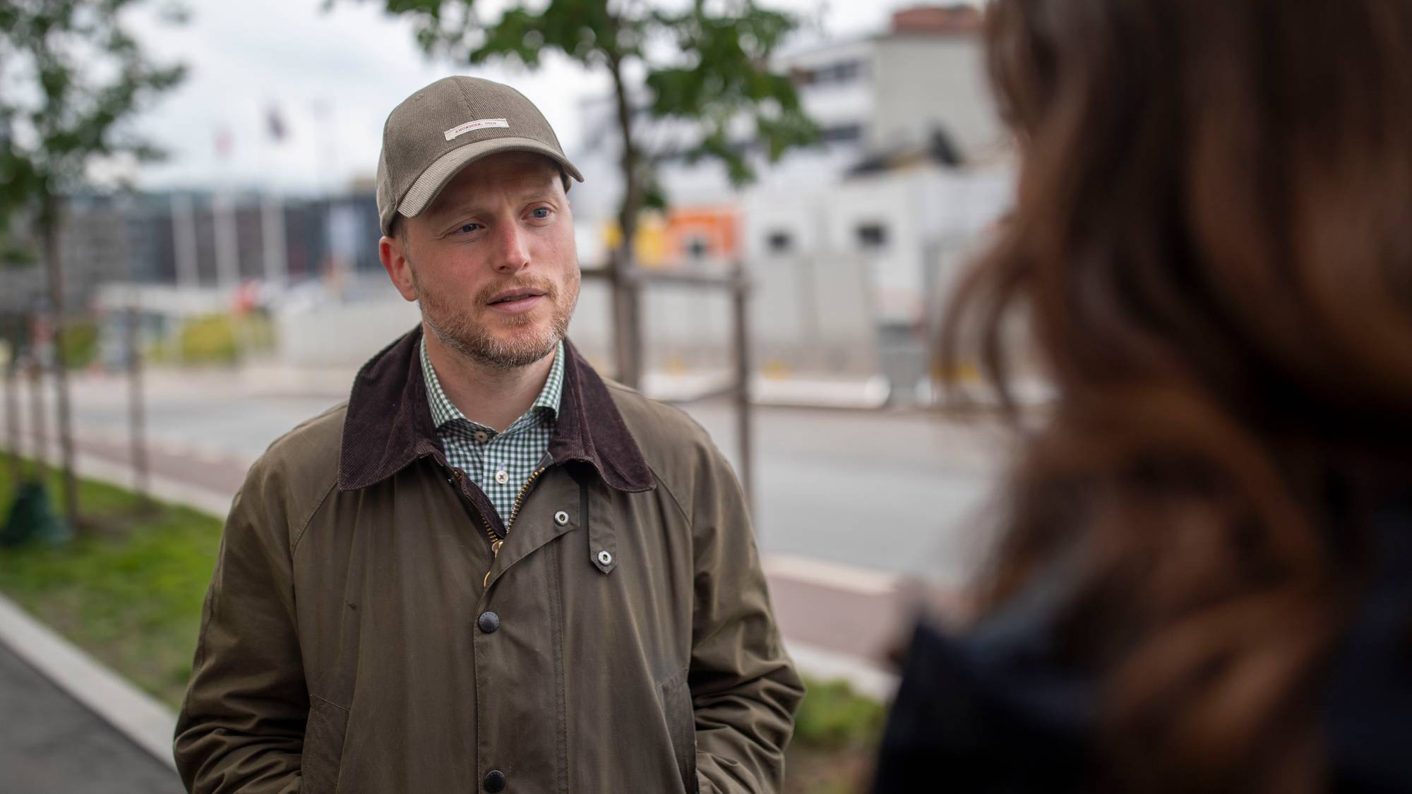 En person med hatt (Bildebeskrivelsen er laget av en KI-tjeneste)
