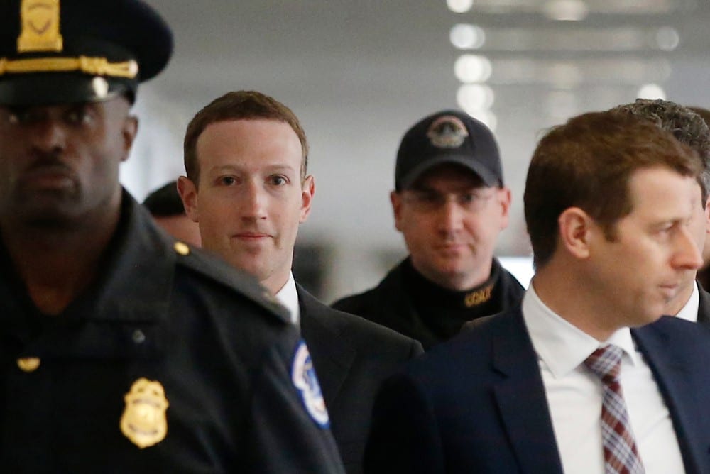 Zuckerberg legger seg flat for Kongressen
