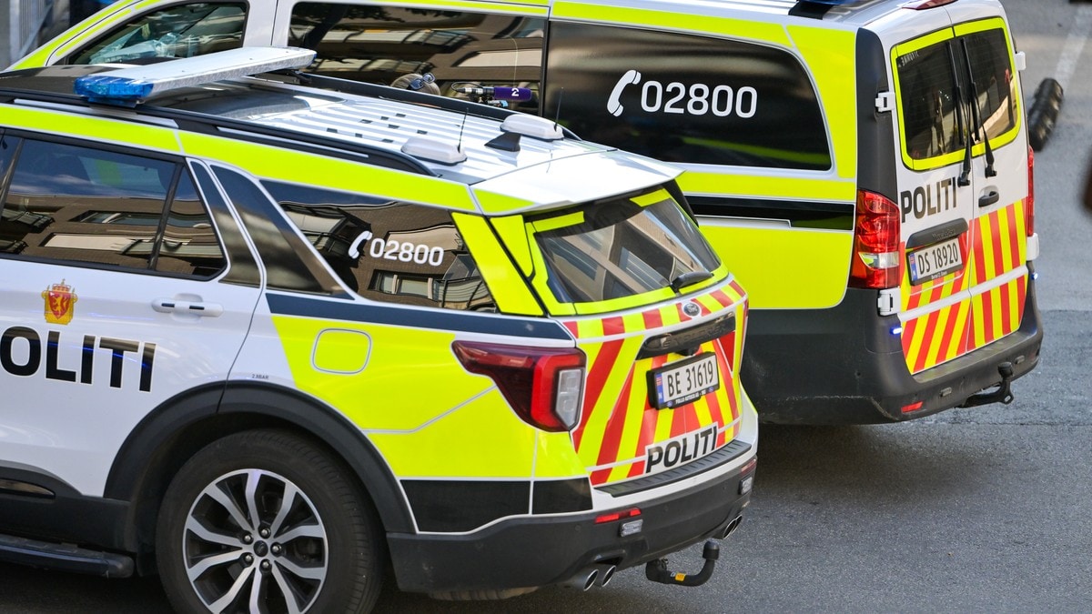 Politiet: Person med skader fra kniv falt ned på balkong i Strømmen – én pågrepet