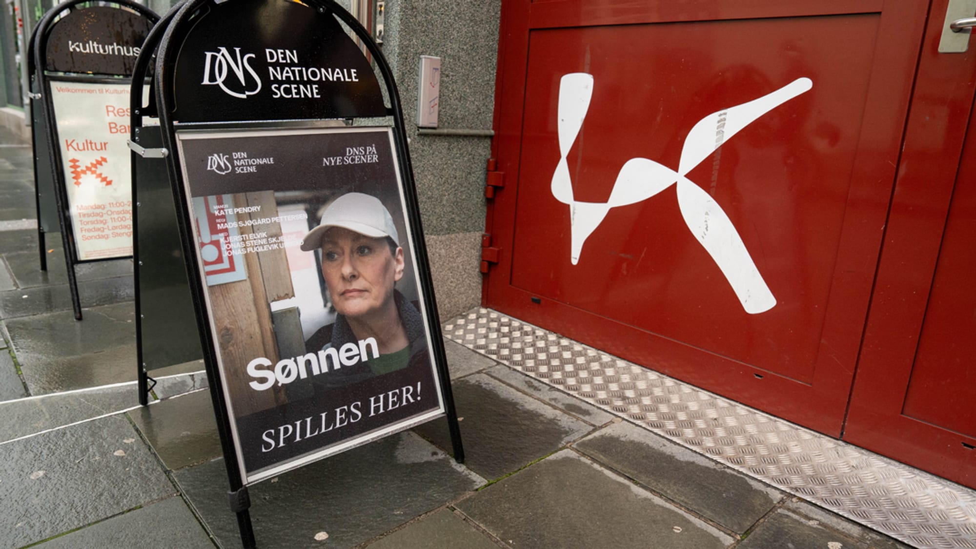 Plakat av teaterstykke
