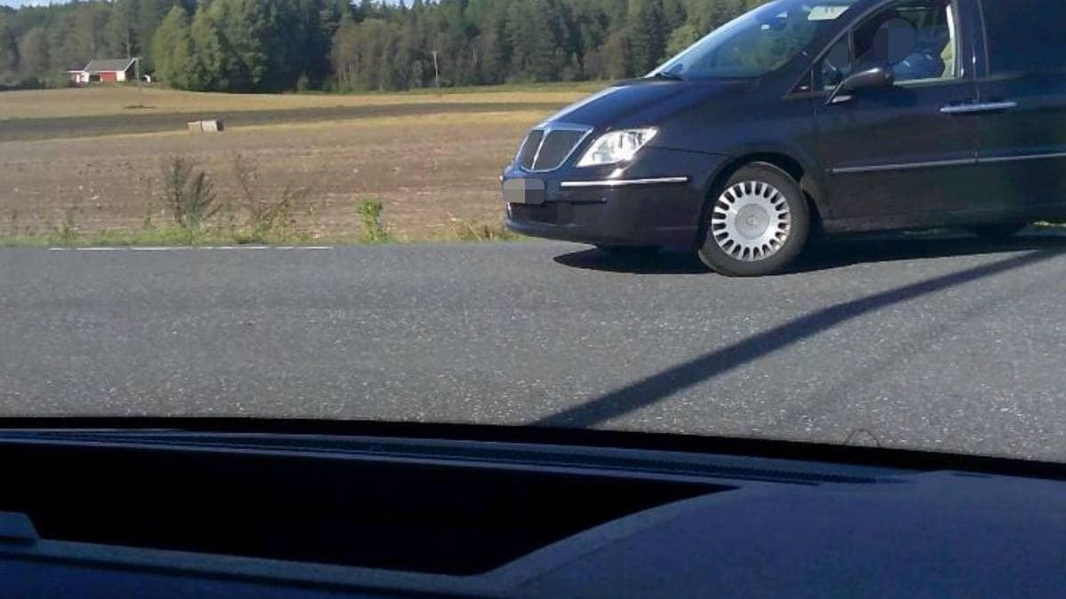 Er mannen i bilen en sopplukker eller en russisk agent?