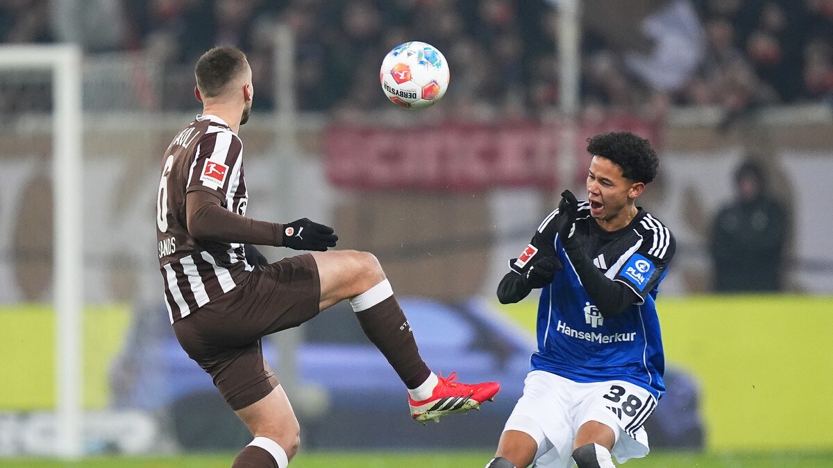 Alexander Røssing-Lelesiit tidlig ut med skade i Hamburg-derbyet