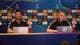 Foto: Odd Rune Kyllingstad / NRK To menn sitter ved et bord foran en pressevegg med Champions League-logoer. (Bildebeskrivelsen er laget av en KI-tjeneste)