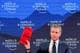 Denis Balibouse / Reuters / NTB California-guvernør Gavin Newsom holder knebeskyttere i Davos.