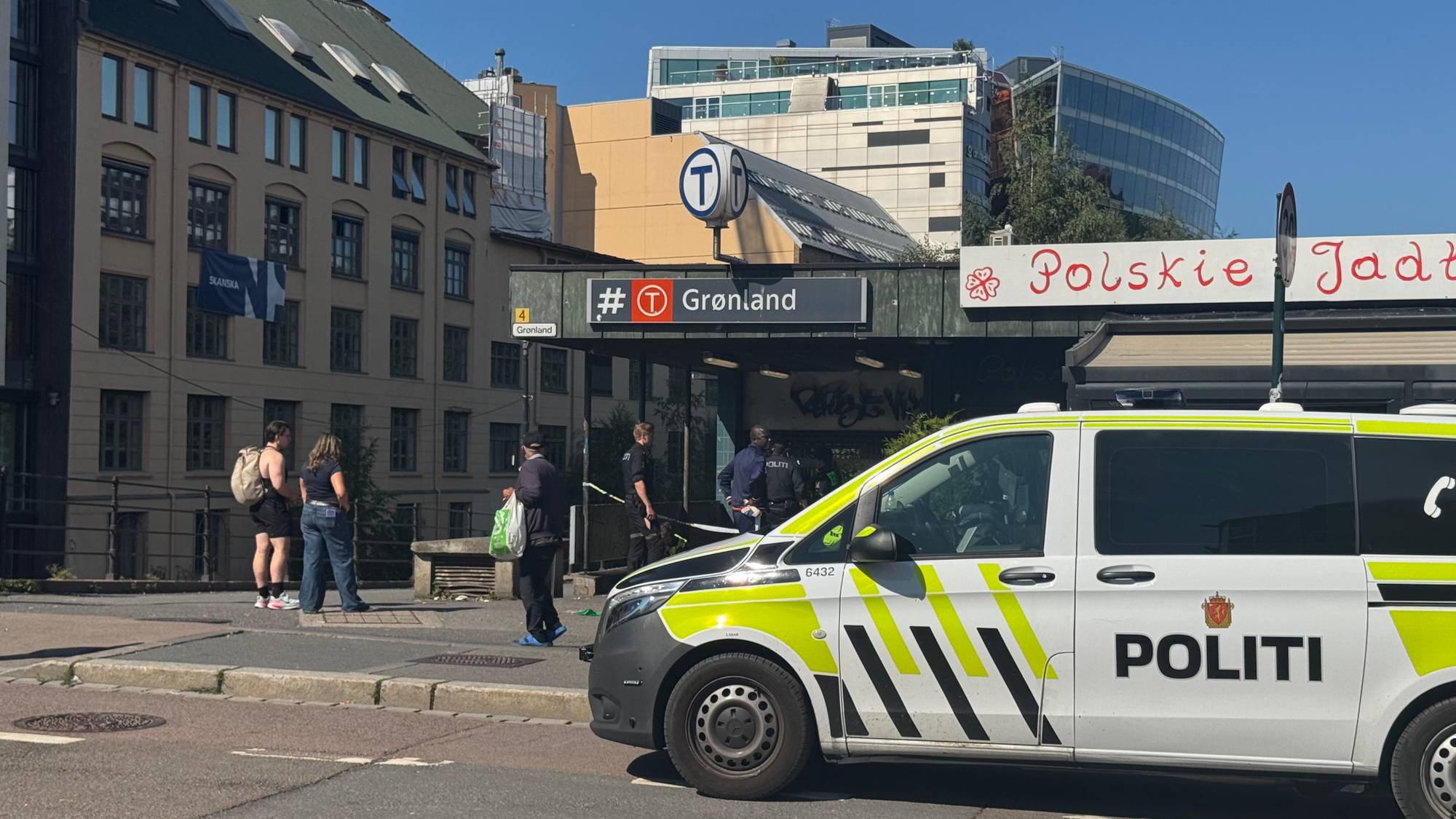 Inngang t-banestasjon
