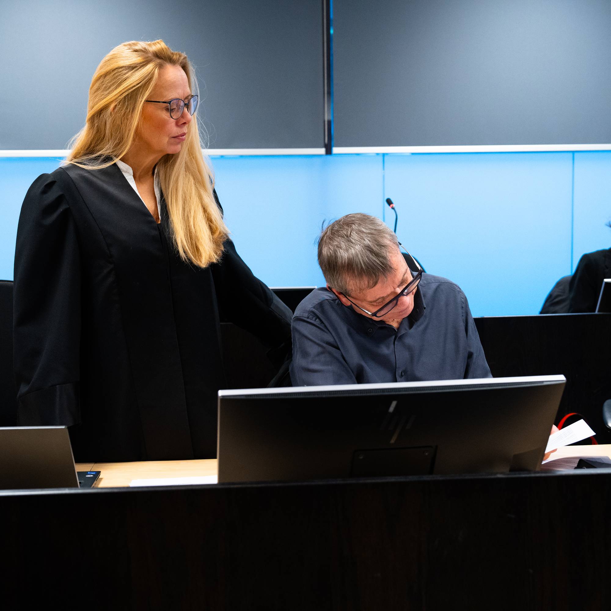 Bistandsadvokat May Britt Løvik med far til Tina, Kurt Ove Solberg