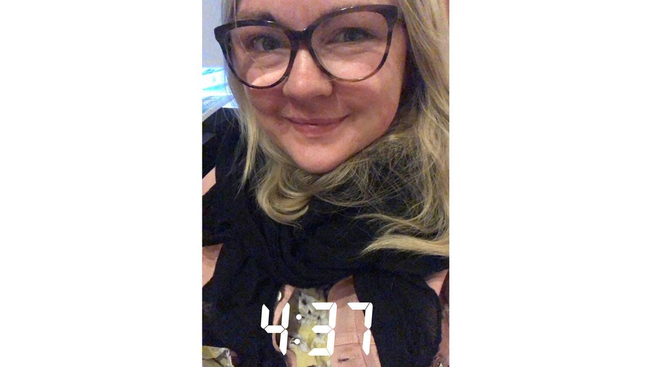 Marie på flyet