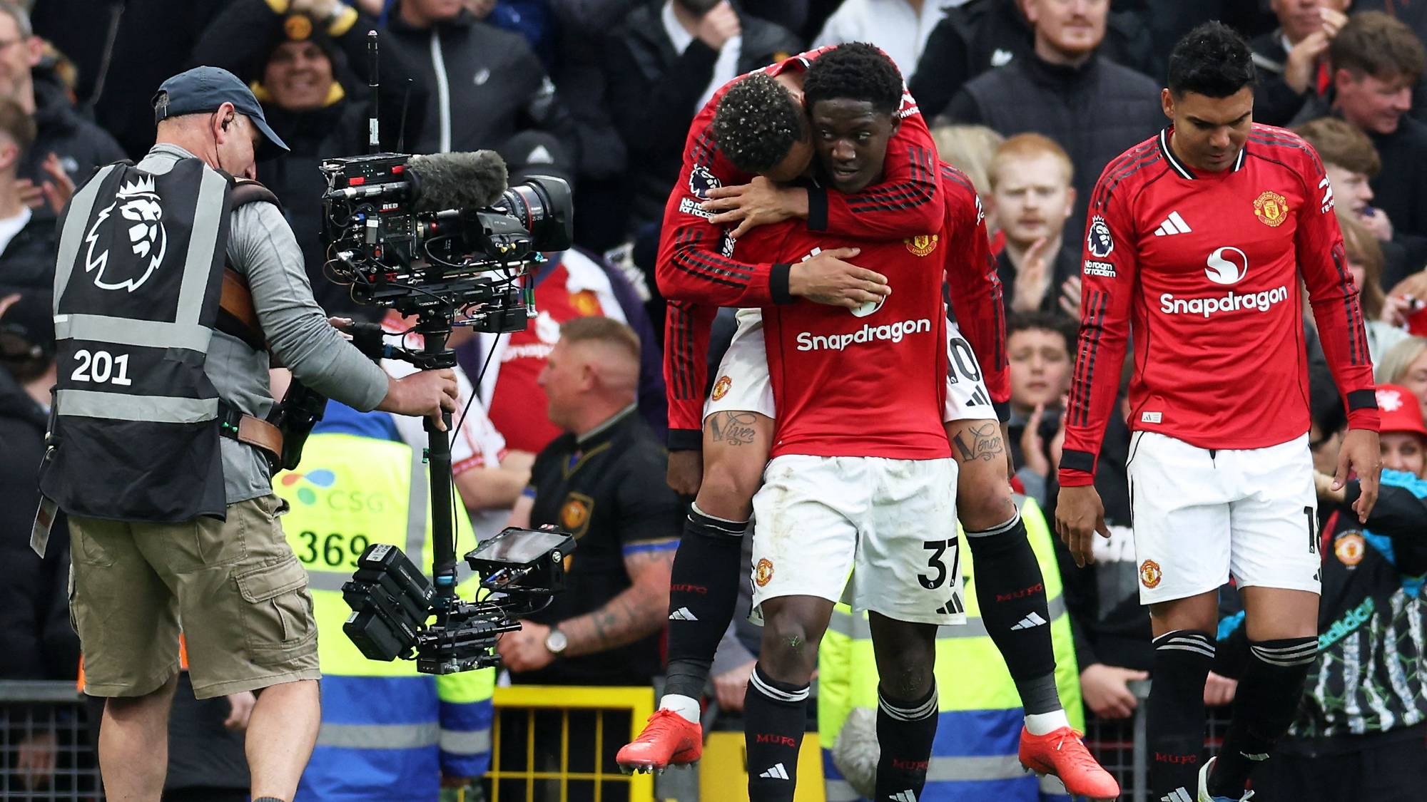 Kobbie Mainoo sikrer Champions League-plass for Manchester United etter 3-2-seier mot Liverpool — image 6