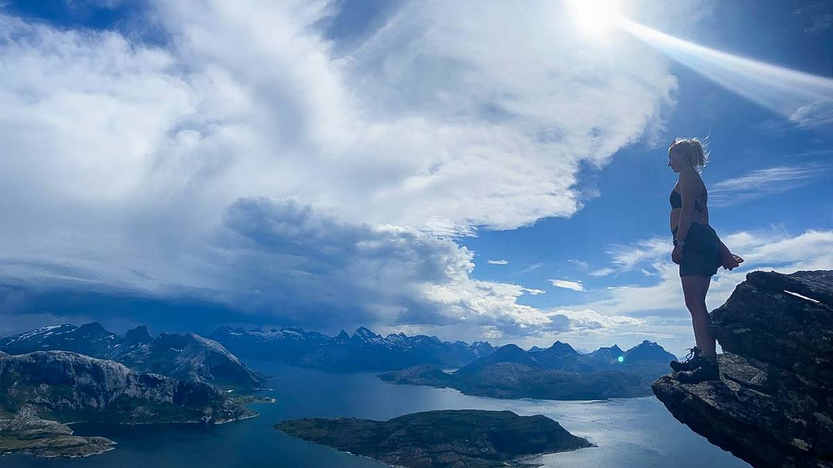 På med solbrillene – sol over hele landet til helga