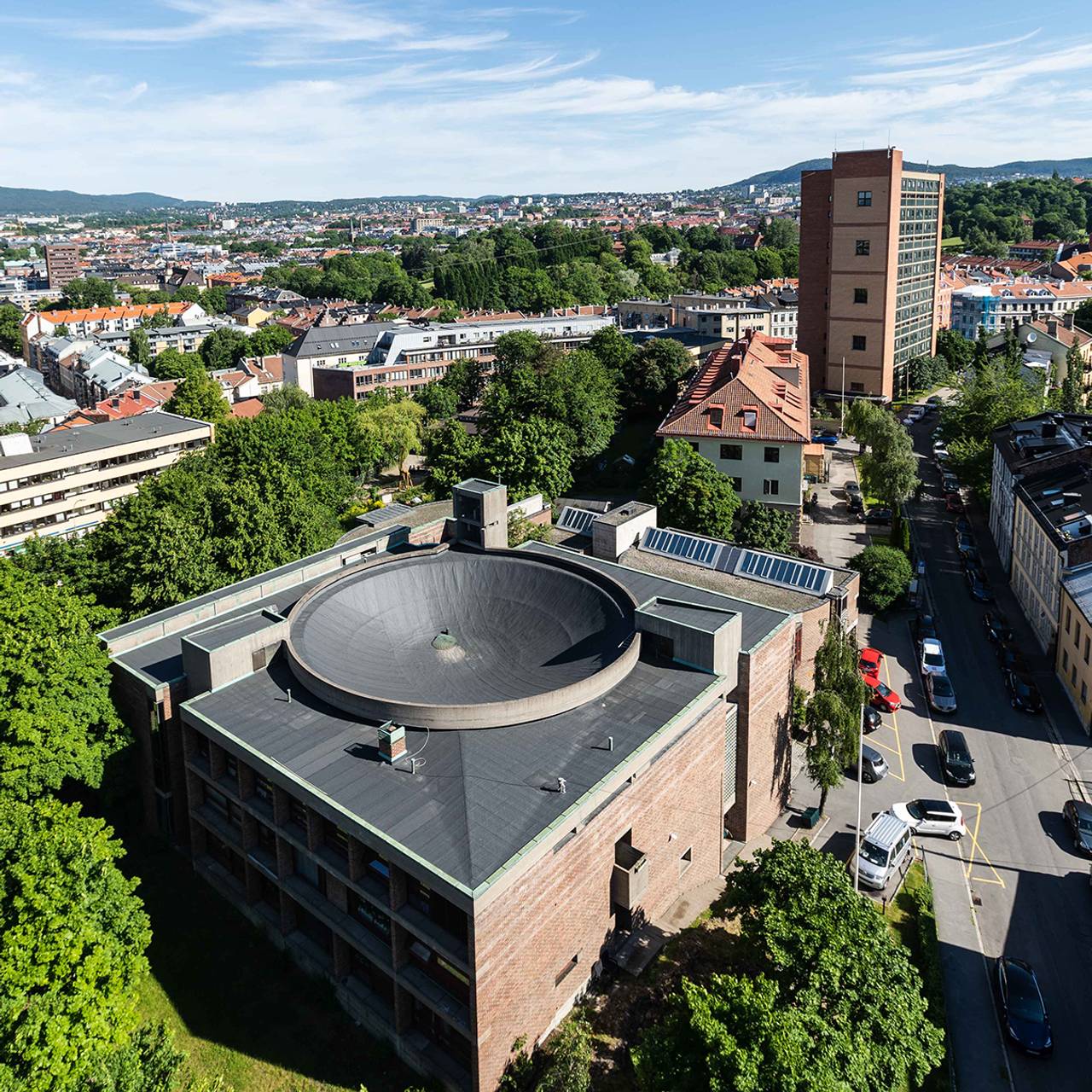 St. Hallvard kirke sett ovenfra