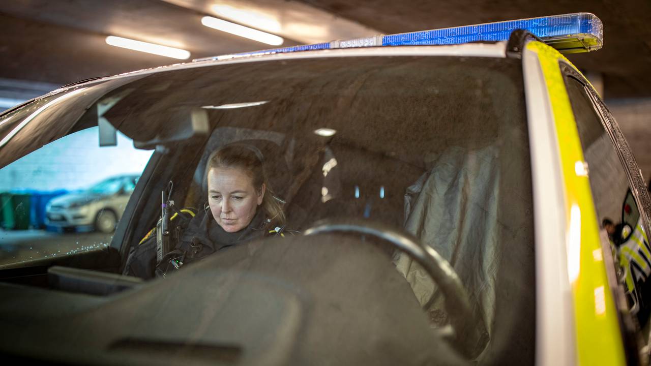 Hilde, avsnittleiar, UEH, i bilen
