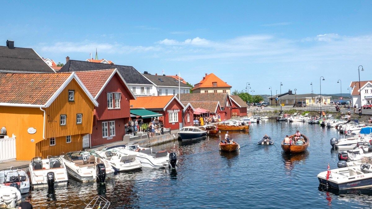 Når turistene kommer ligger politibåten til kai: – Frykter ulykker