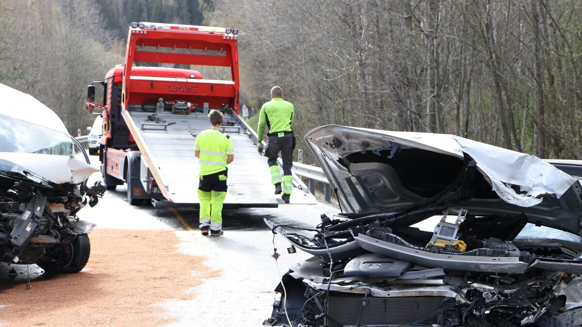 Driver had almost three per thousand after frontal collision on E16 – NRK Oslo and Viken – Local news, TV and radio