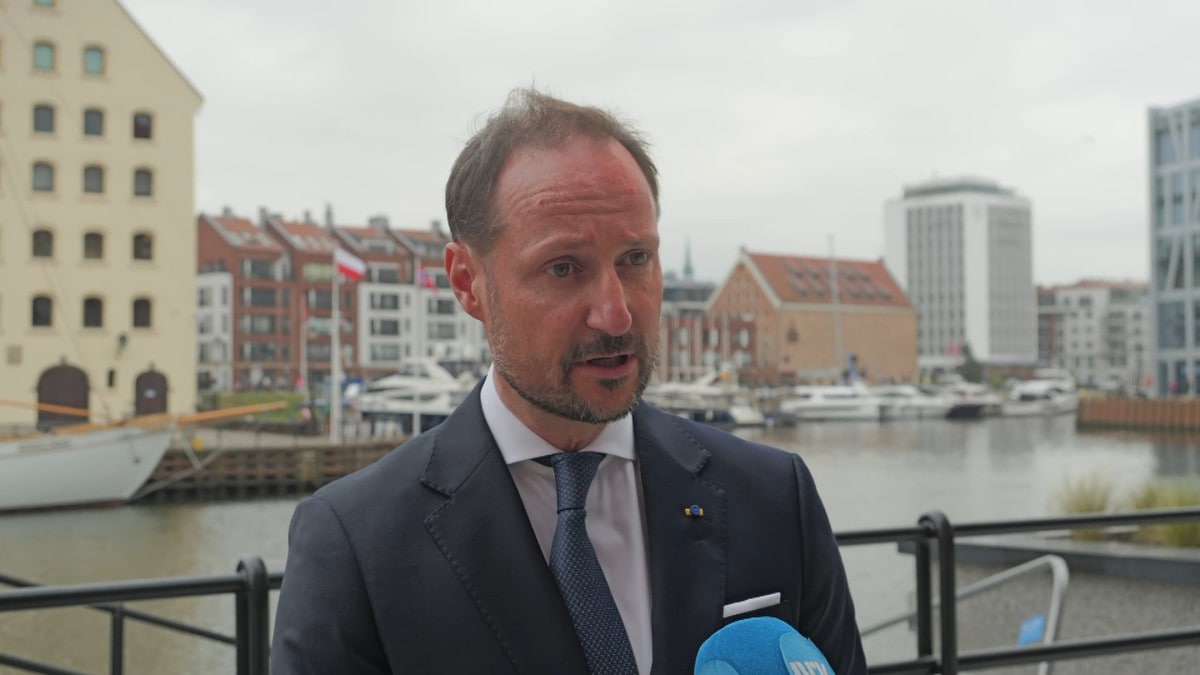 Kronprins Haakon om dronningens hasteinnleggelse: – Ikke noe alvorlig