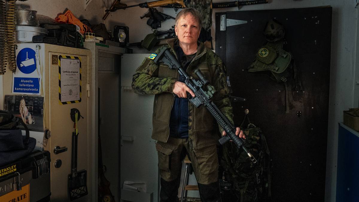 Finske soldater trener på å skyte ned droner