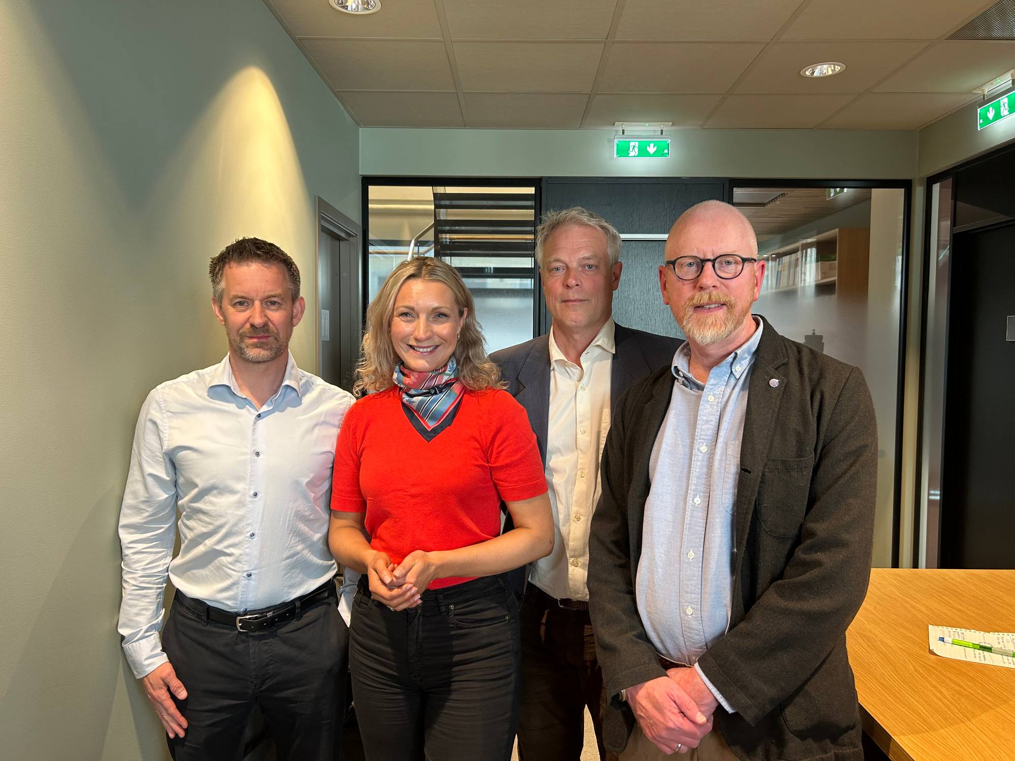 Jens B. Jahren (YS), digitaliserings- og forvaltningsminister Karianne Tung (Ap), Steinar A. Sæther (Unio) og Christer Wiik Aram (Akademikerne).