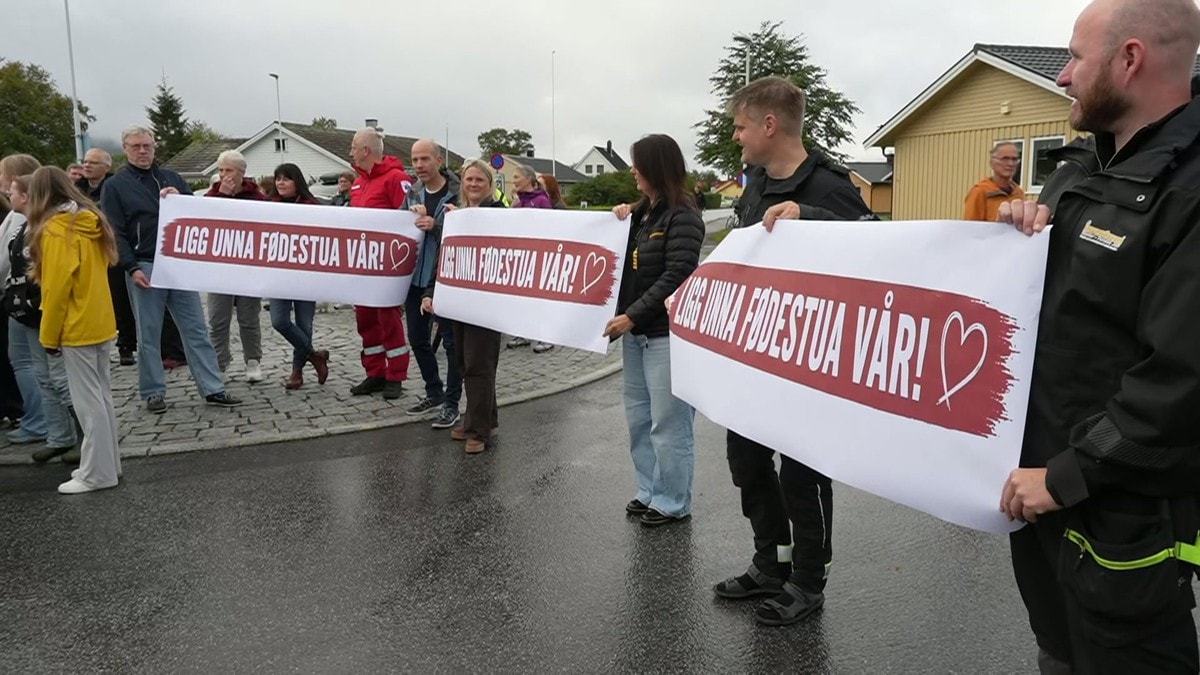 Flere hundre møtte opp for fødestua